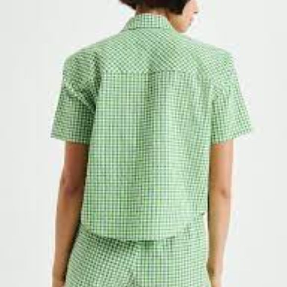 Aritzia "Eliza" shorts in size Medium -NWT - Picture 2 of 6